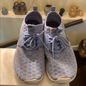 Light blue nike sneakers